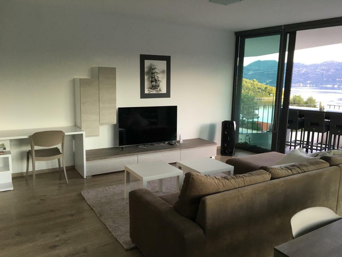 Blue Water Apartment Zrnovo Extérieur photo