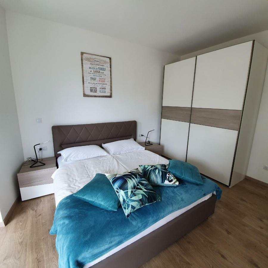 Blue Water Apartment Zrnovo Extérieur photo