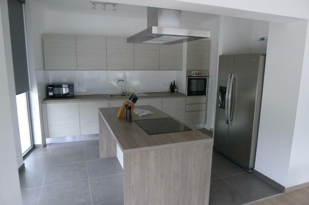 Blue Water Apartment Zrnovo Extérieur photo